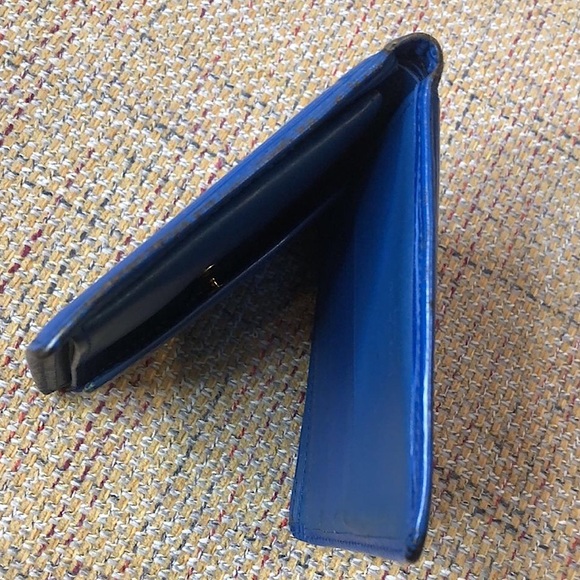 LOUIS VUITTON Blue Epi Leather Marco BiFold Wallet MI0971 - Picture 15 of 17